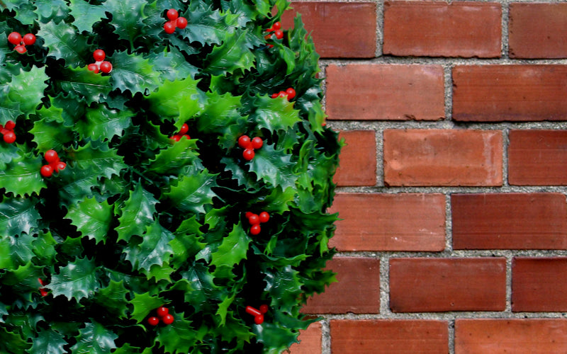 Best Artificial 28cm Christmas Holly Ball with Red Berries